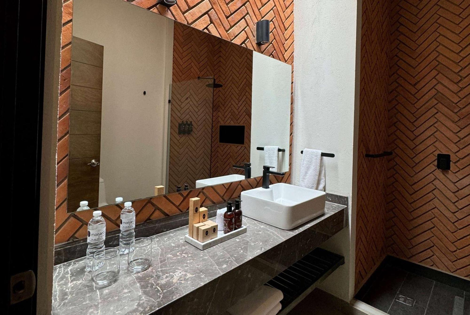 Hotel Esplendor By Wyndham Monarca