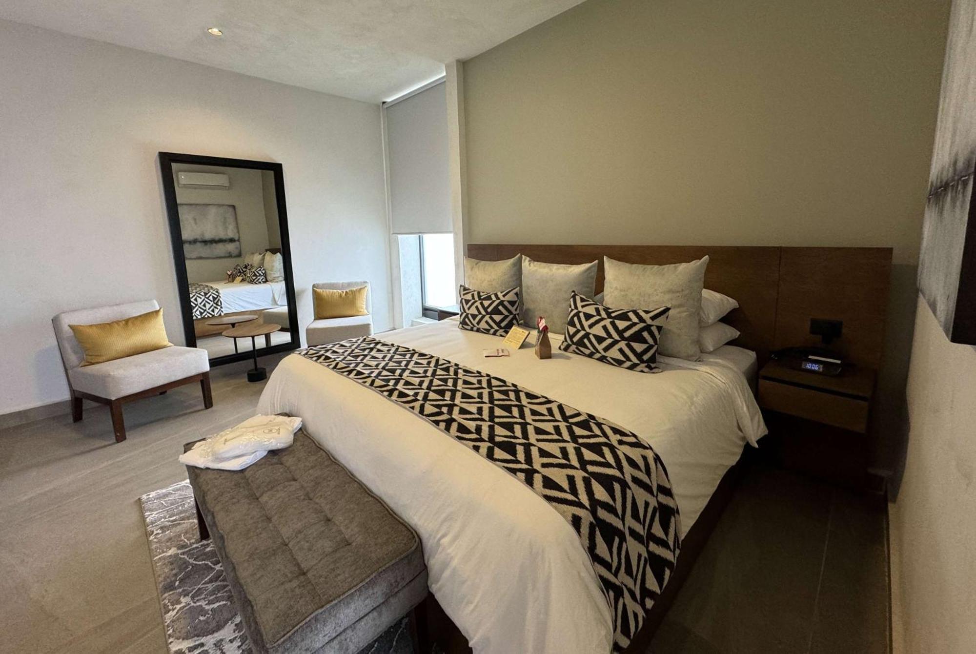 Hotel Esplendor By Wyndham Monarca 5*