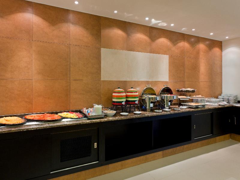 Hotel La Quinta by Wyndham San Luis Potosi 3*