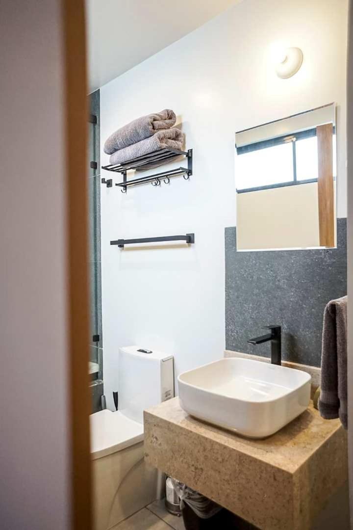 Apartamento Cozy For 4 Guests With Free Parking