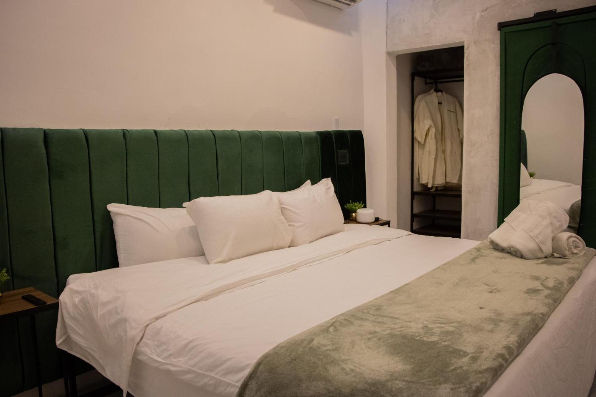 Collection O Patio Zaragoza Bed & Breakfast