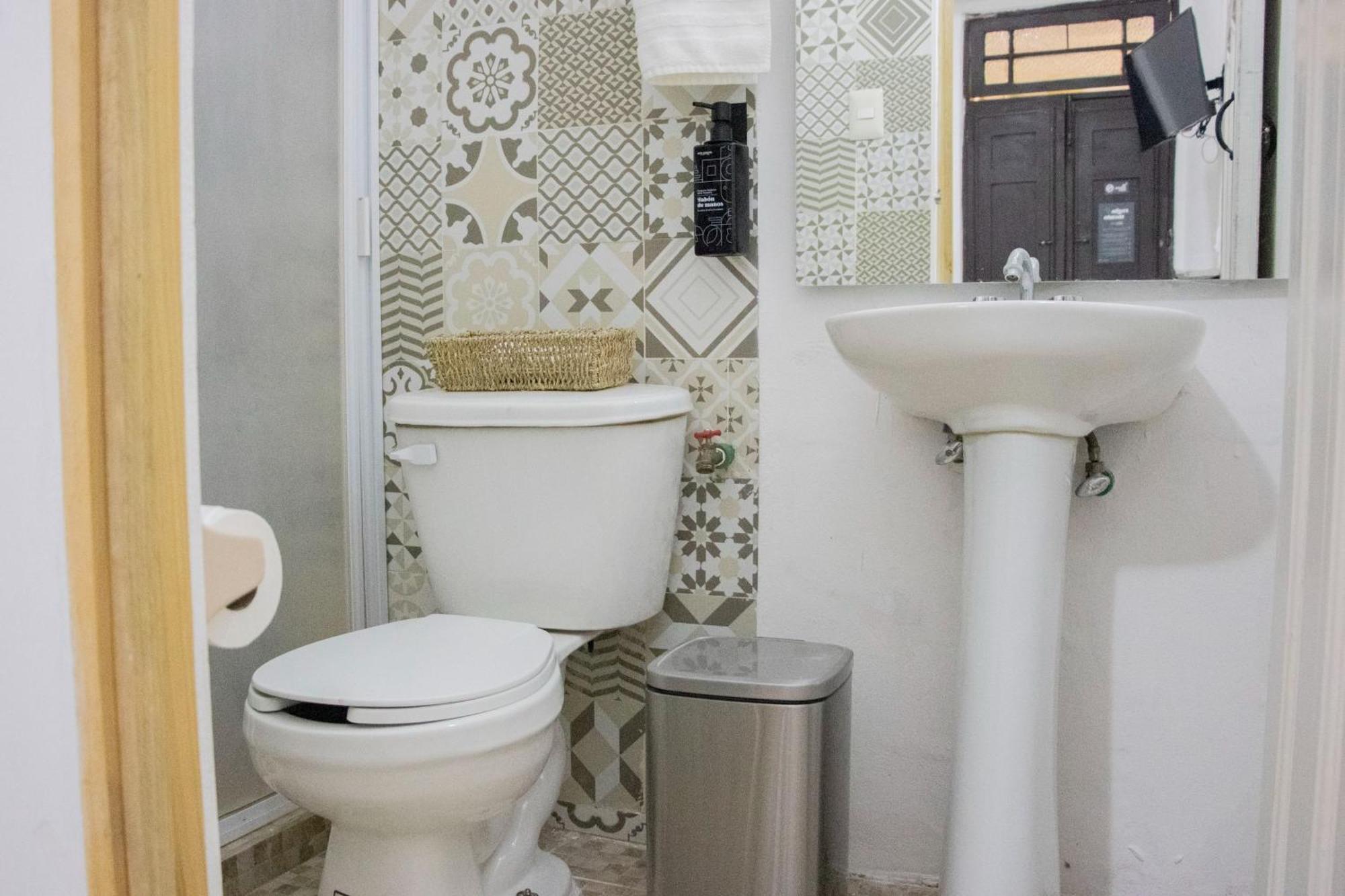 Collection O Patio Zaragoza Bed & Breakfast