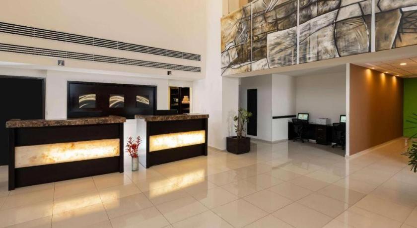Hotel La Quinta by Wyndham San Luis Potosi 3*