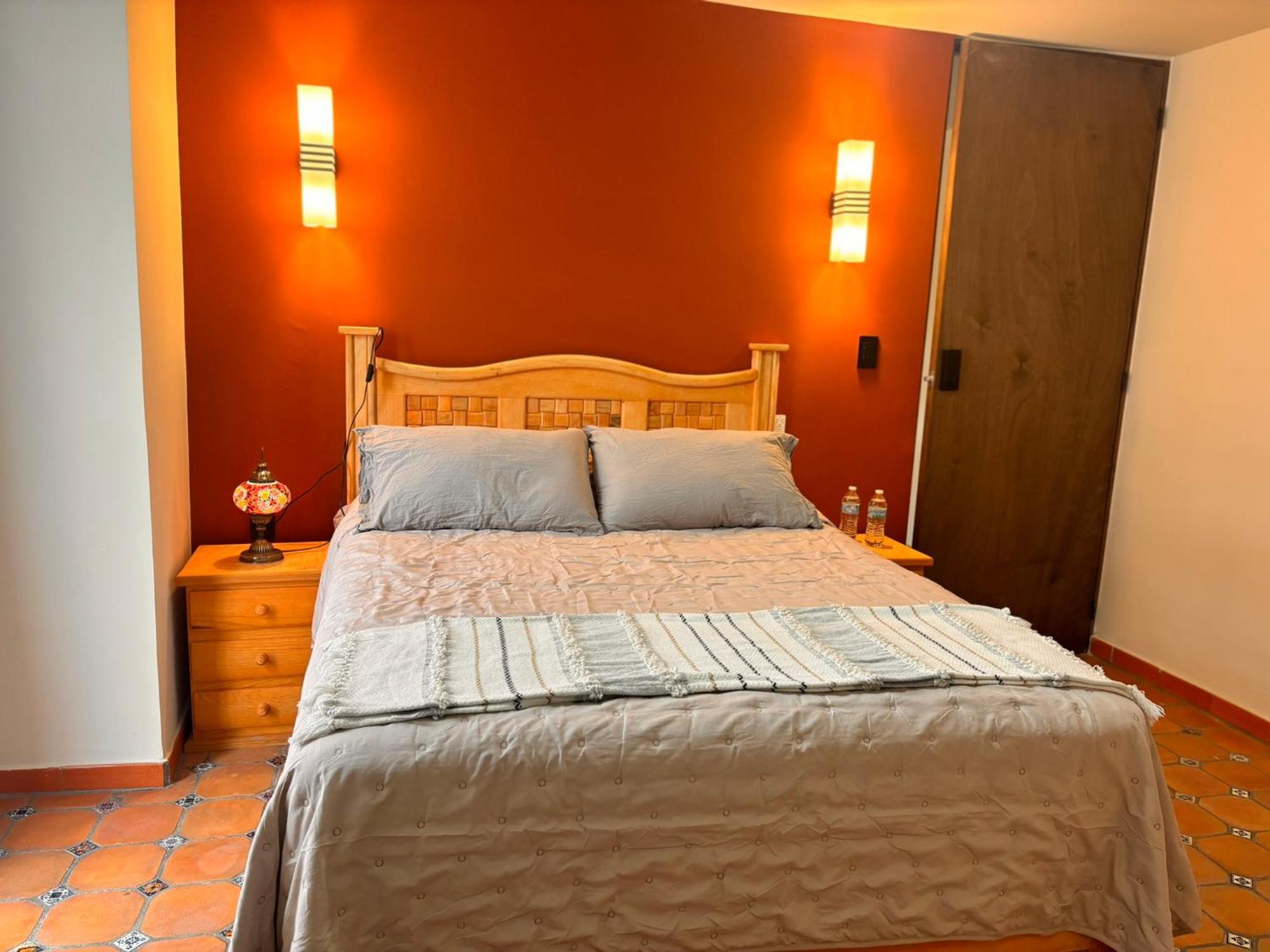 La Del Rey David Hostal