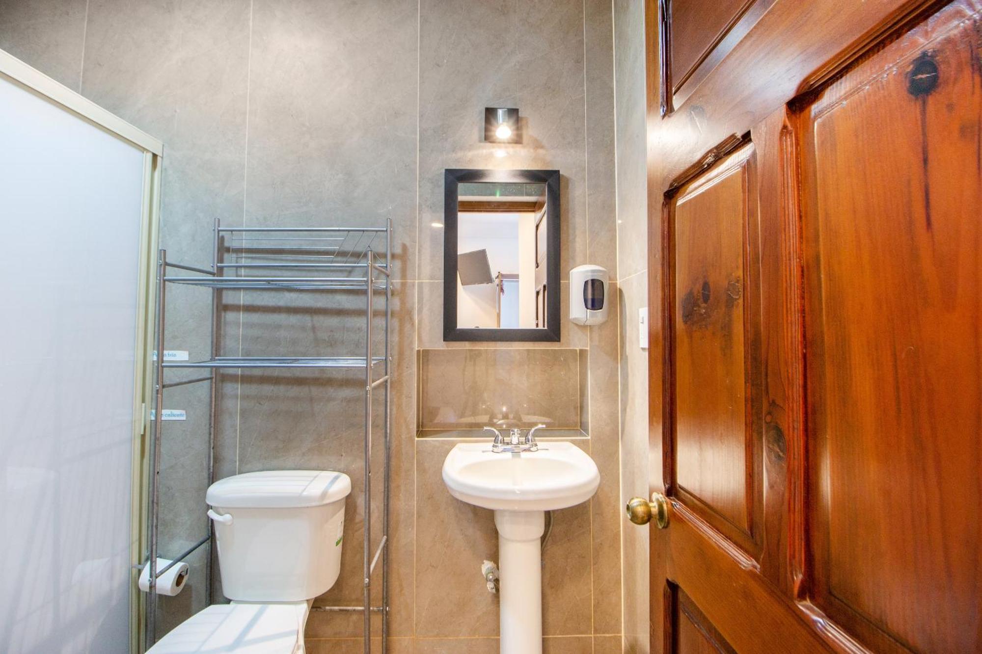 Capital O San Jose, Hotel 3*