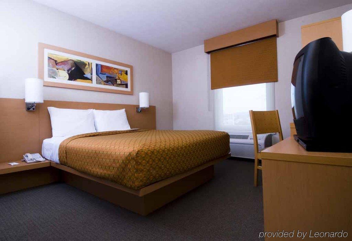 Express By Marriott Zona Universitaria Hotel