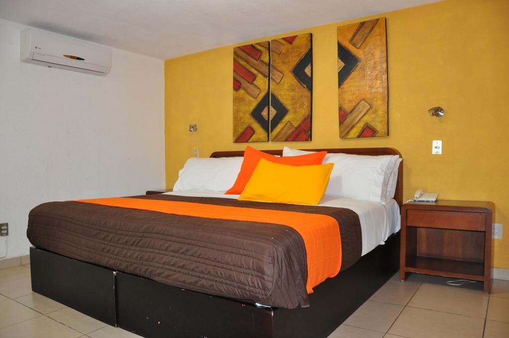 Hotel Santa Lucia Del Bosque