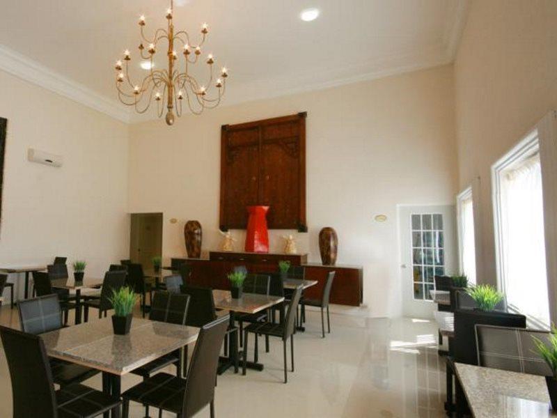 Zar Hotel 3*