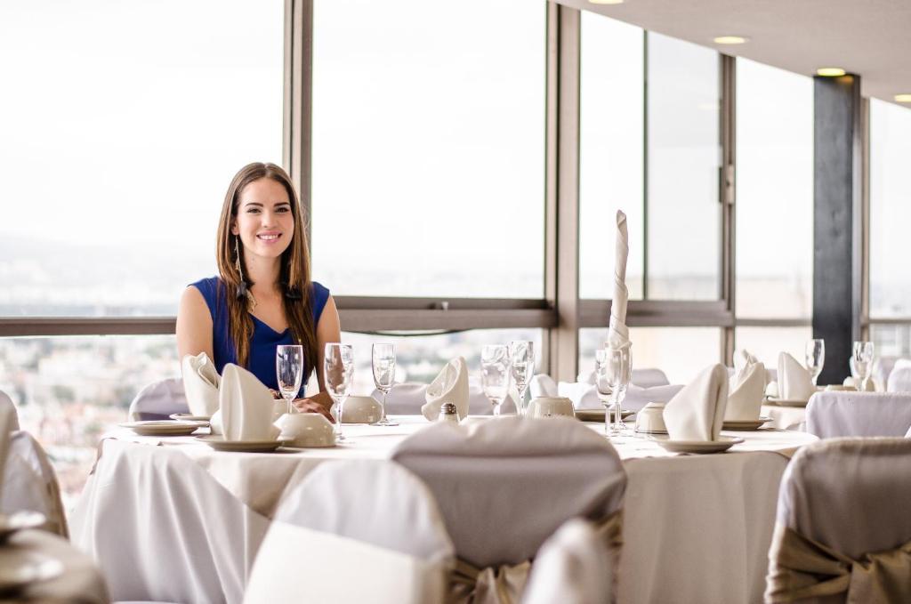 Real Plaza Hotel 4*