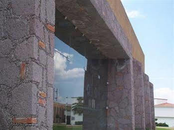 Hotel La Y 4*