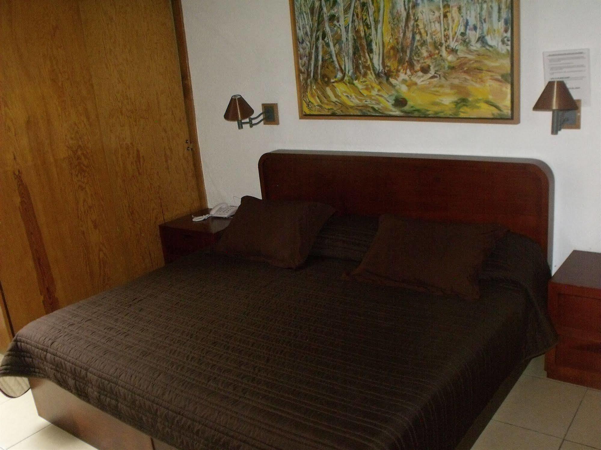 Hotel Santa Lucia Del Bosque
