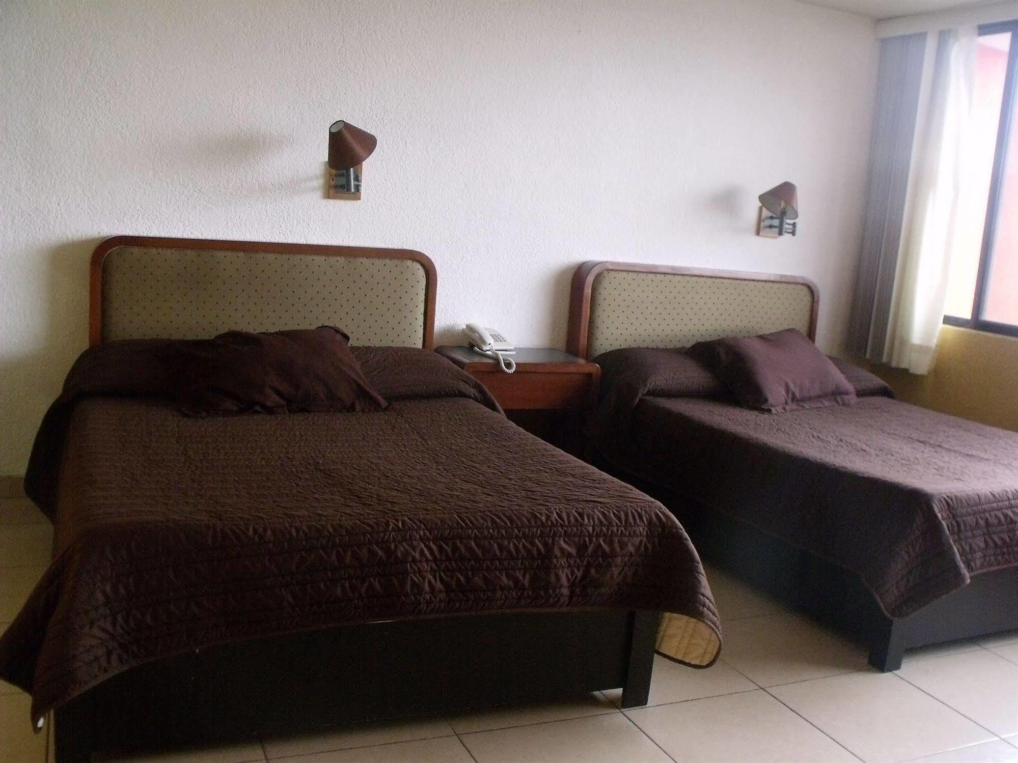 Hotel Santa Lucia Del Bosque
