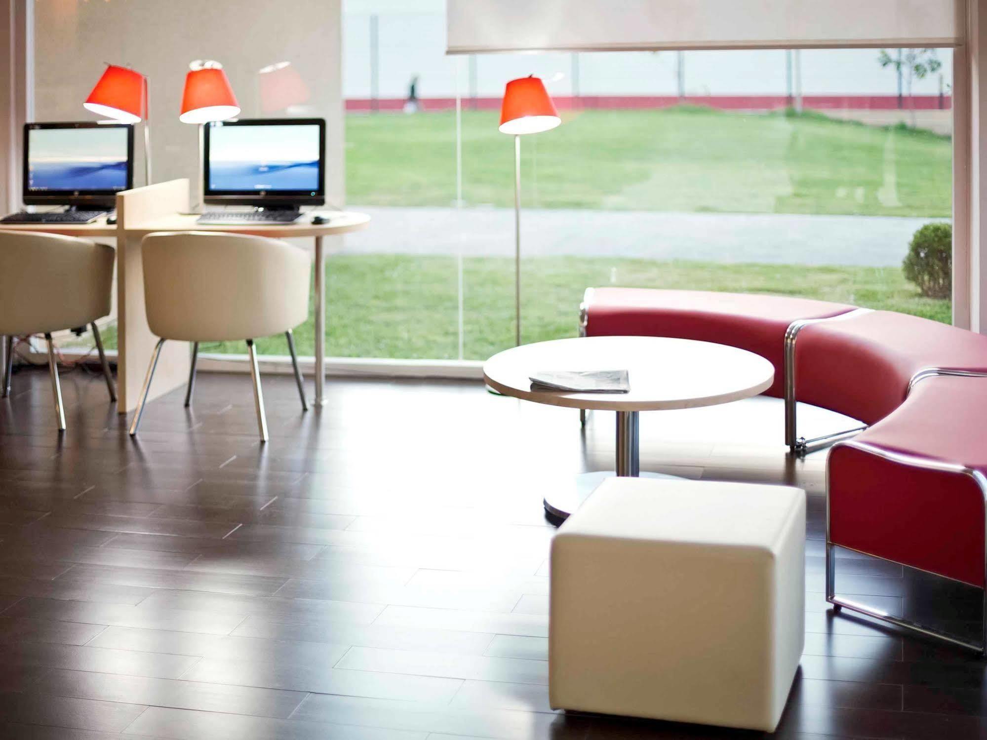 Ibis Hotel 3*