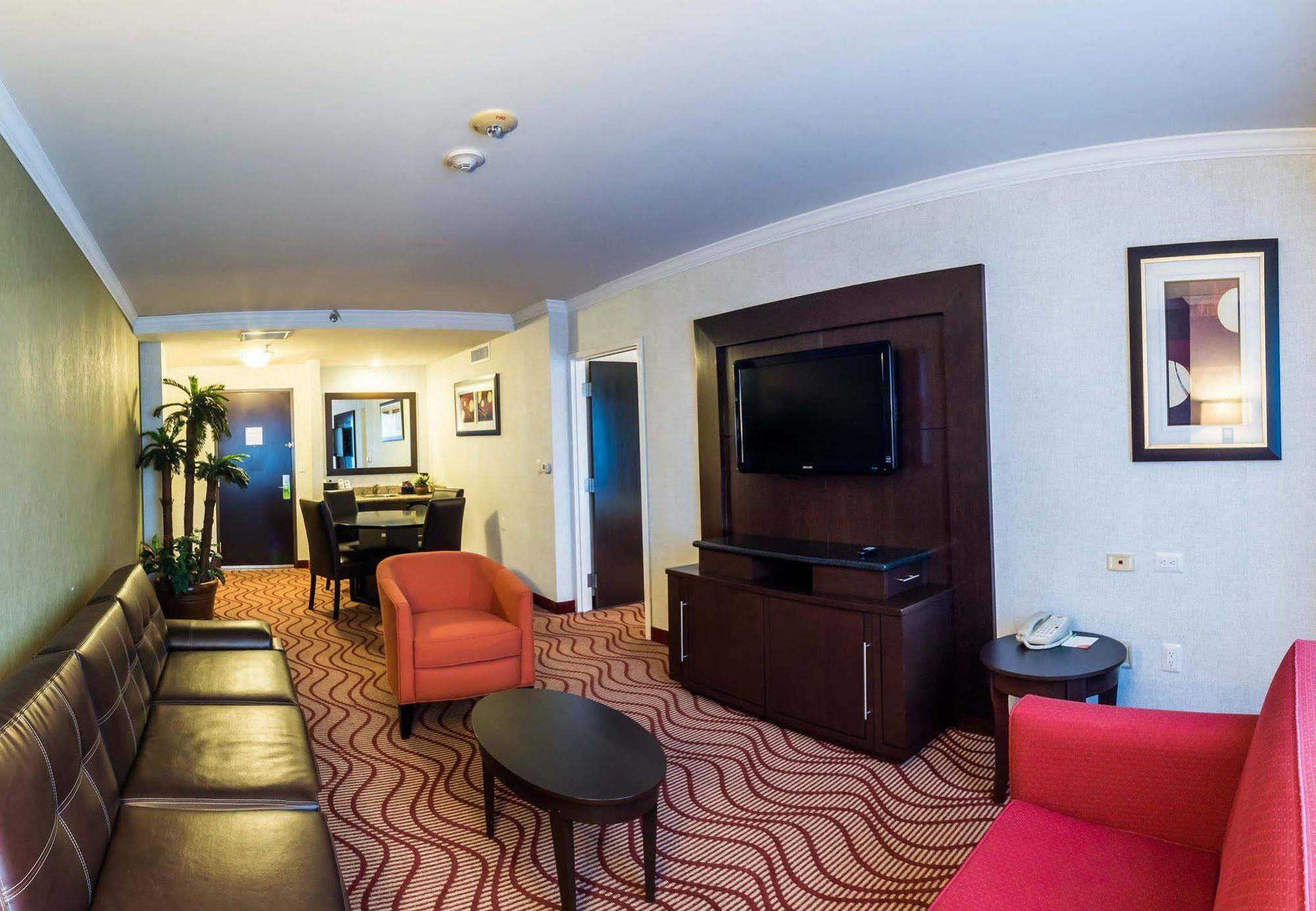 Courtyard By Marriott