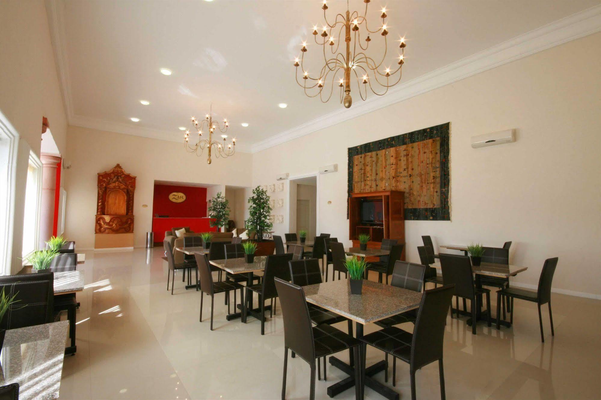 Hotel Zar 3*