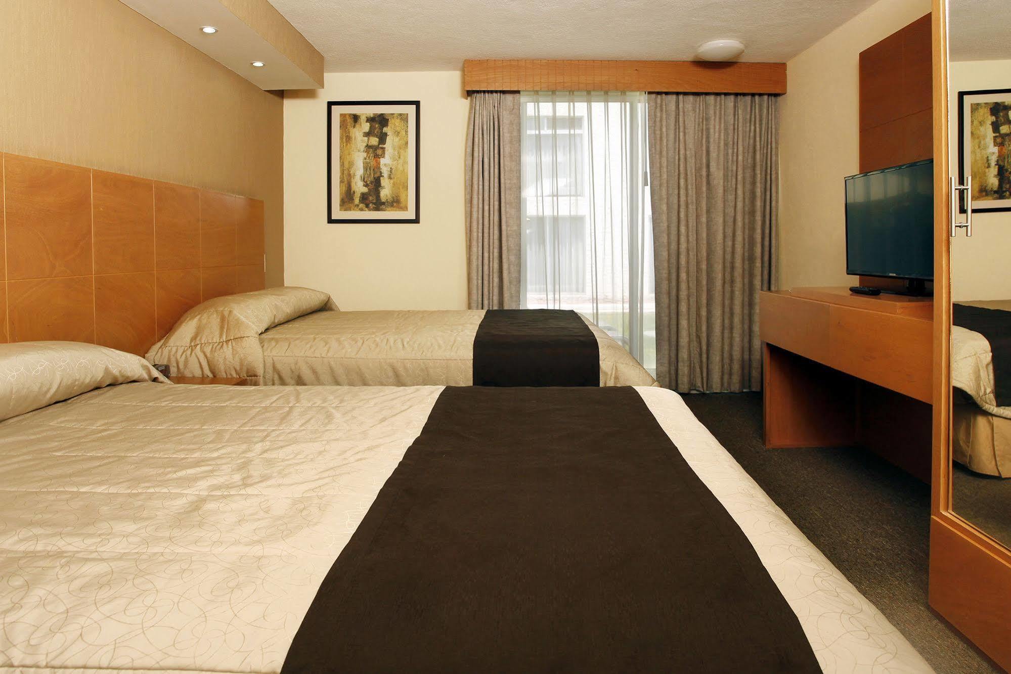 La Y Hotel