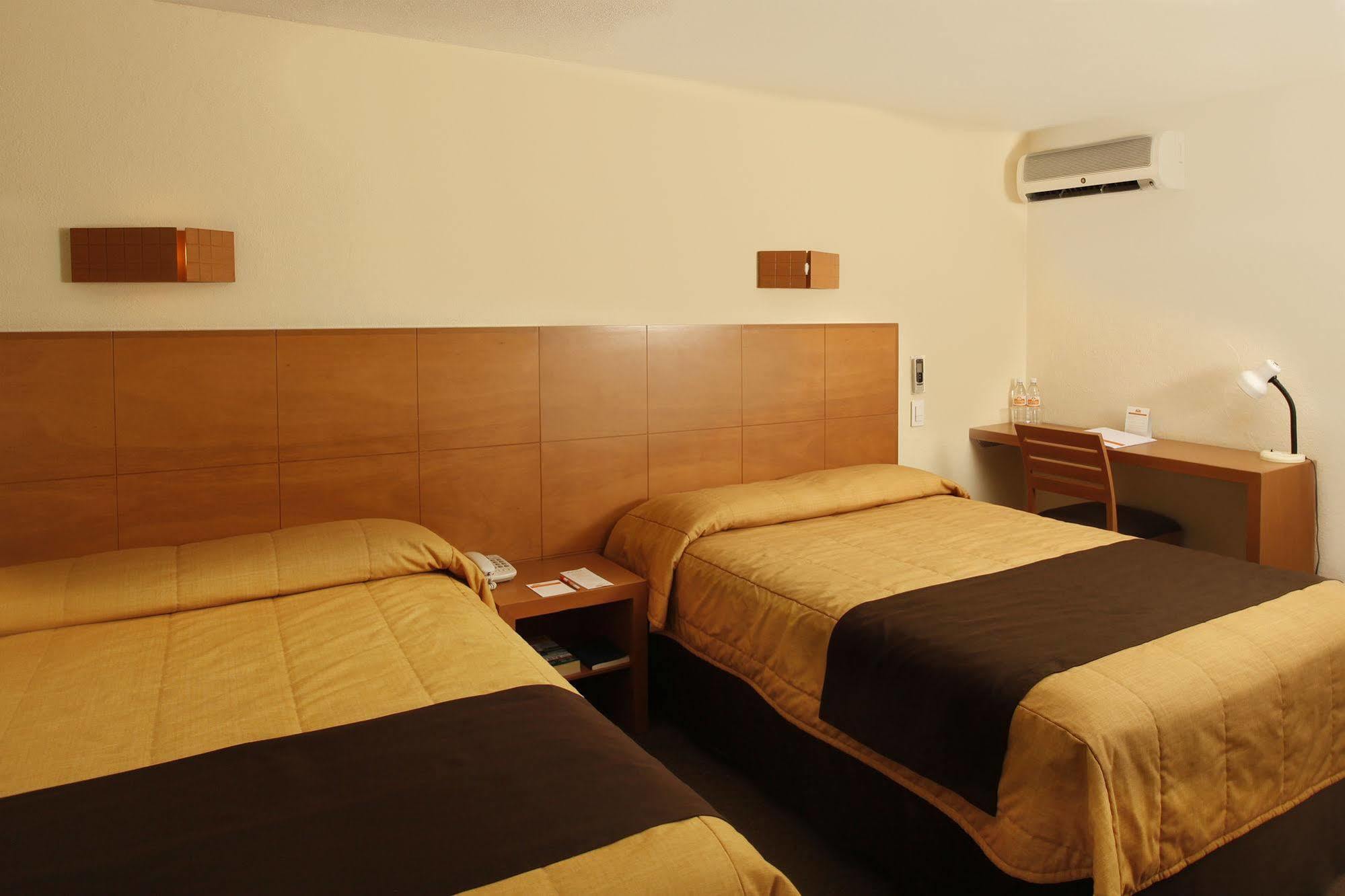 La Y Hotel