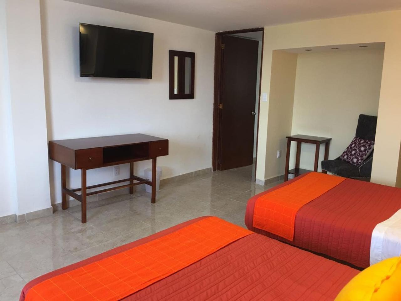 Hotel Santa Lucia Del Bosque