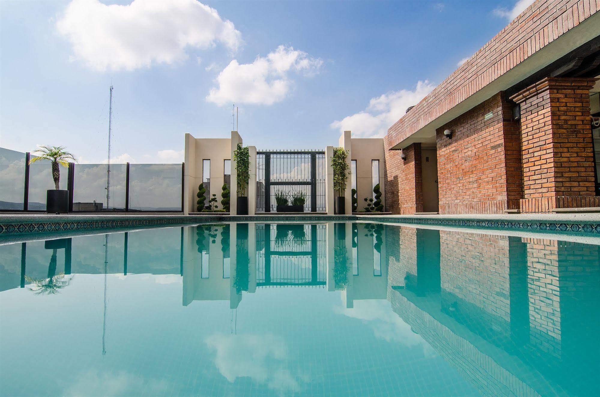 Real Plaza Hotel 4*