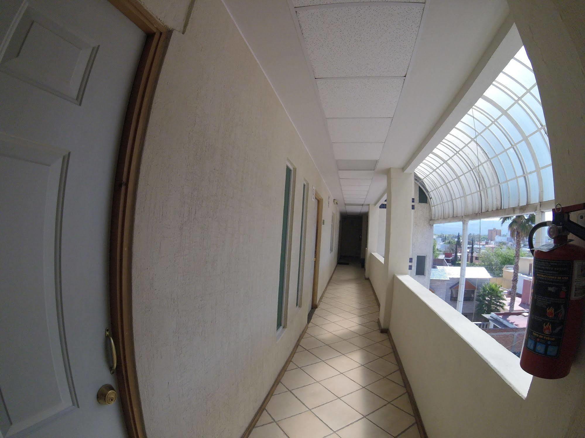 Hotel&suites Victoria 3* San Luis Potosí