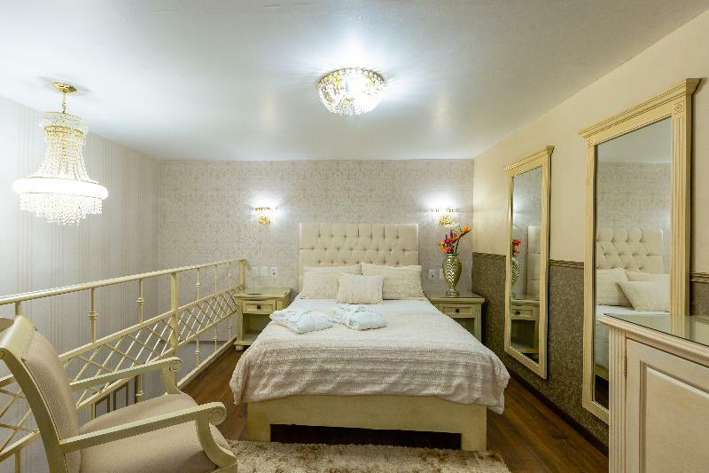 Palacio La Embajada 4*