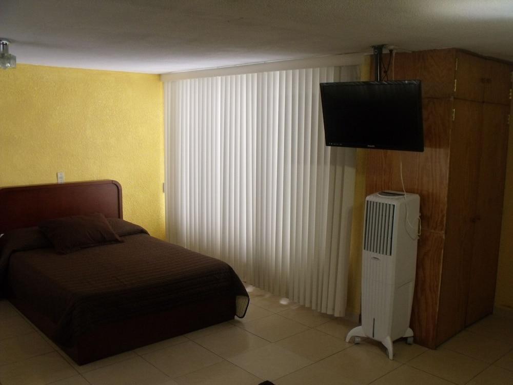 Hotel Santa Lucia Del Bosque 3*